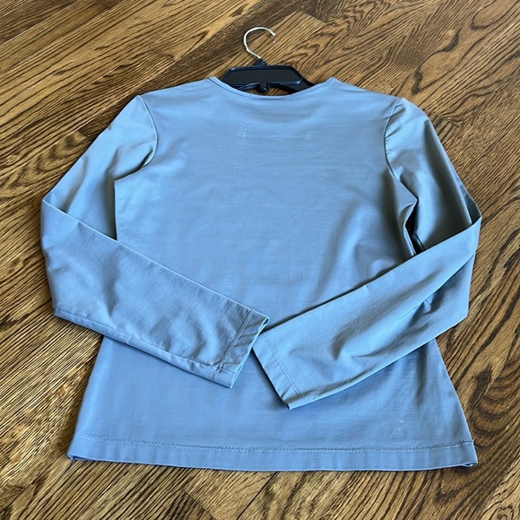 Beautiful top - Picture 3 of 3